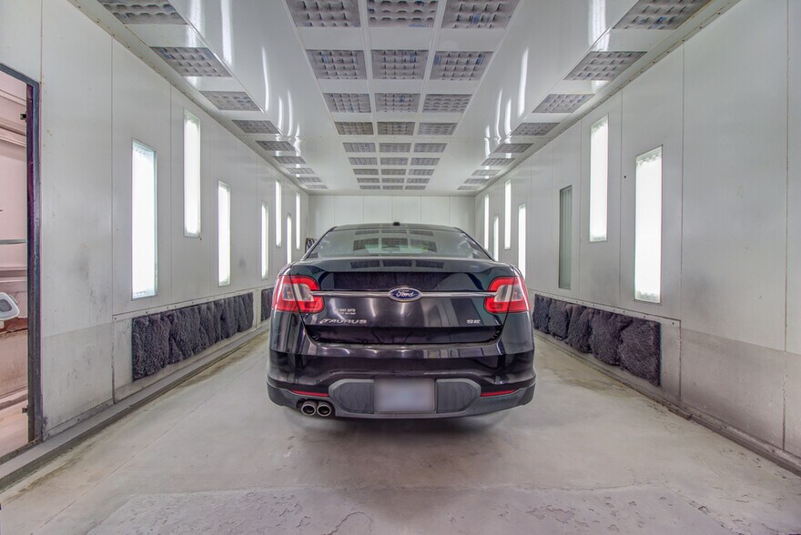 More Photos Of 1814 33rd Ave, Gulfport Auto Repair For Sale