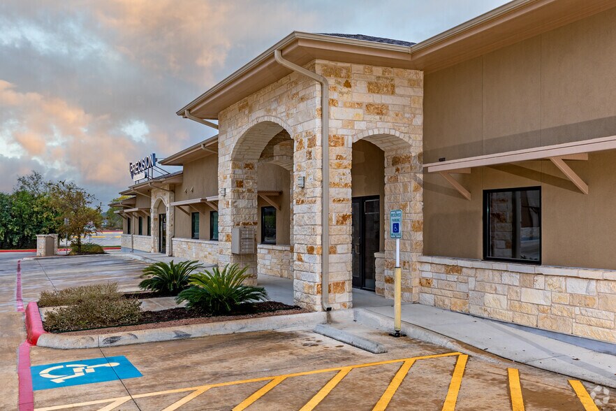 More Photos Of 9026 Culebra Rd, San Antonio Medical For Lease