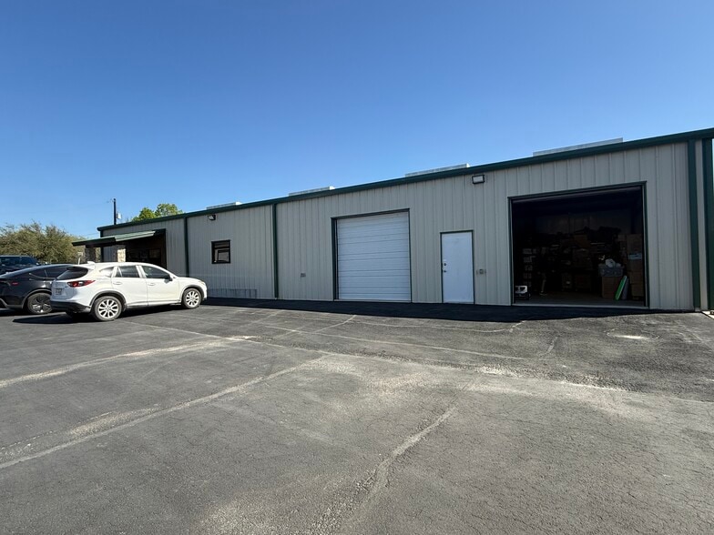 Primary Photo Of 19942 FM 2252, San Antonio Flex For Lease