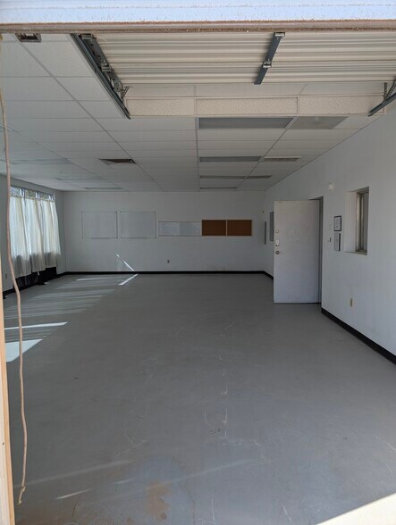 More Photos Of 11101 Dyer St, El Paso Freestanding For Lease