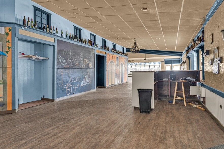 More Photos Of 235 E Gibson St, Jasper Restaurant For Lease