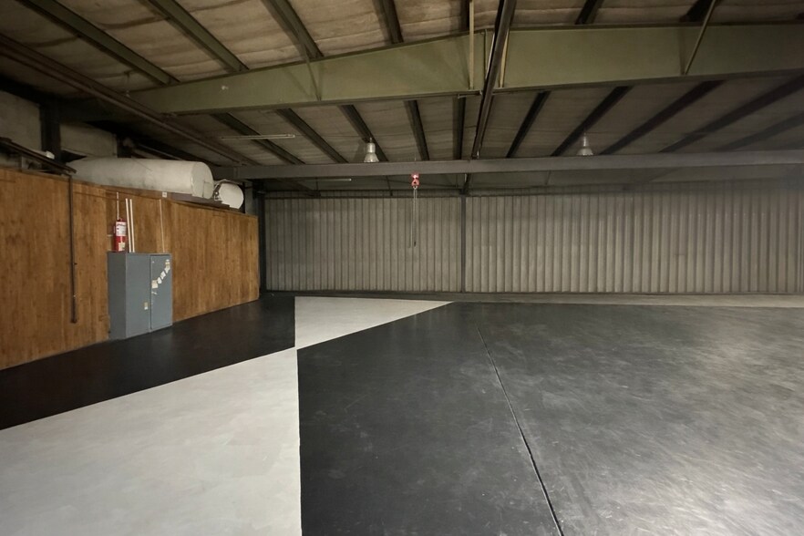 More Photos Of 3281 State Highway 89 N, Evanston Warehouse For Lease