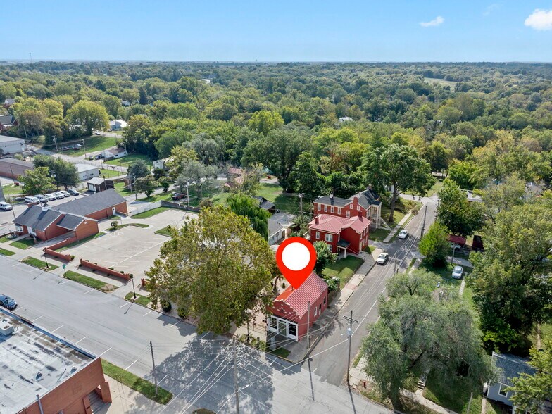 More Photos Of 901 Franklin Ave, Lexington General Retail For Sale