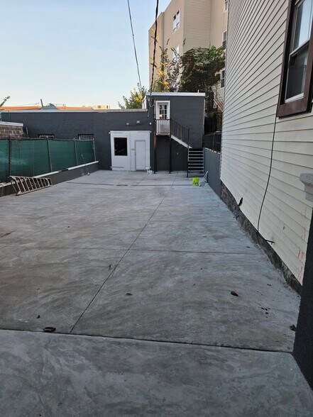 More Photos Of 3136 Summit Ave, Union City Storefront Retail Residential For Sale