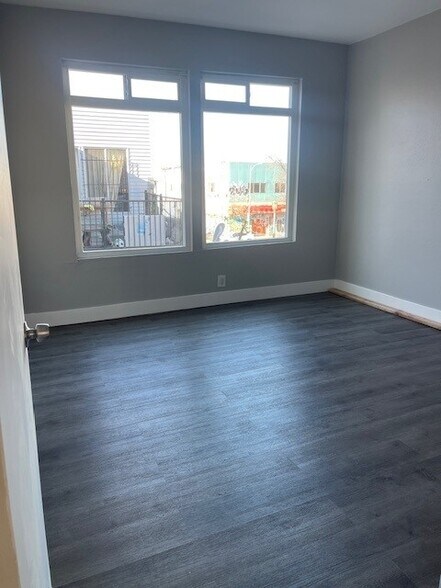More Photos Of 848 International Blvd, Oakland Apartments For Sale