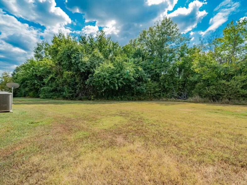 More Photos Of 26 Duplex Portfolio, Commerce Apartments For Sale