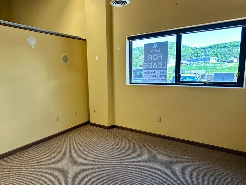 More Photos Of 2670 Copper Ridge Cir, Steamboat Springs Warehouse For Lease