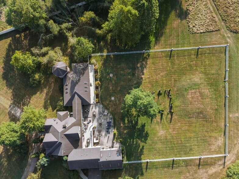 More Photos Of 3533 PA 2012, Union Dale Specialty For Sale