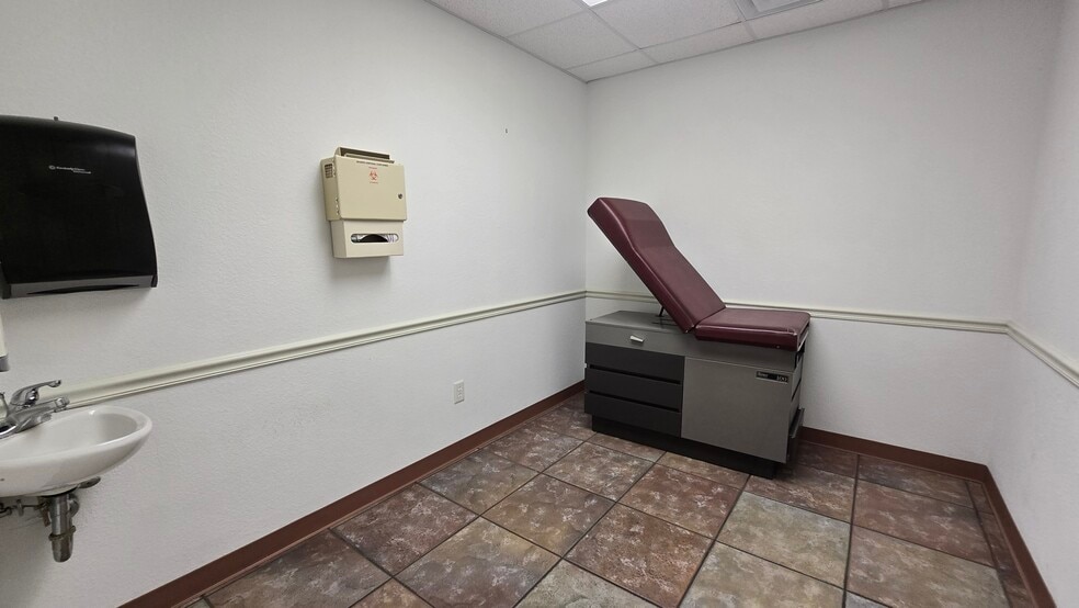 More Photos Of 3180 Central Mall Dr, Port Arthur Medical For Sale