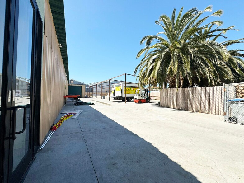 More Photos Of 1595 Pomona Ave, San Jose Warehouse For Sale