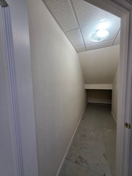 More Photos Of 205 Main St S, Minot Storefront Retail Office For Lease