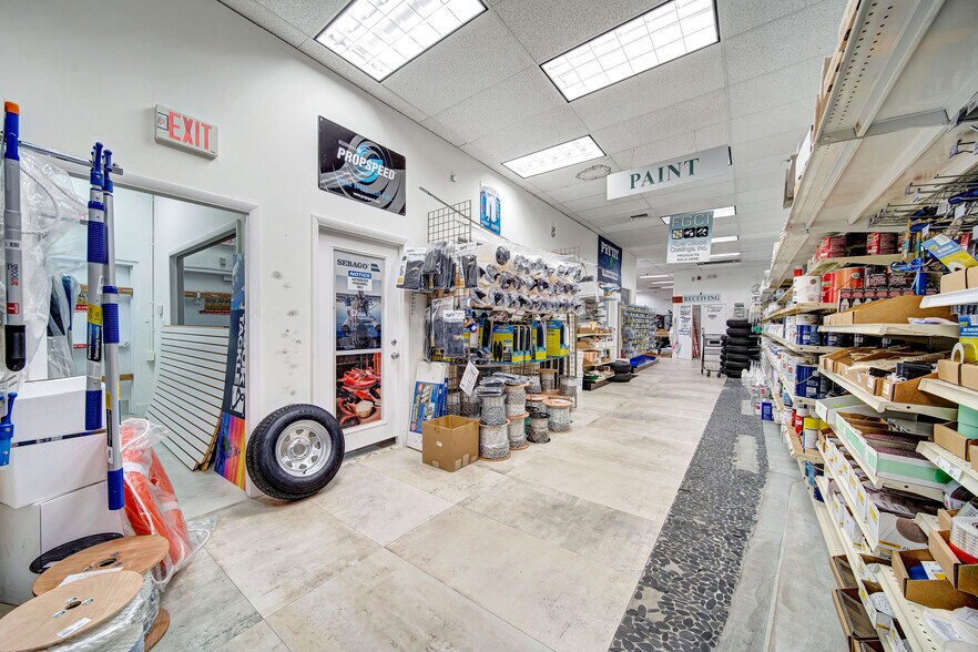 More Photos Of 14951 S Dixie Hwy, Palmetto Bay Freestanding For Lease