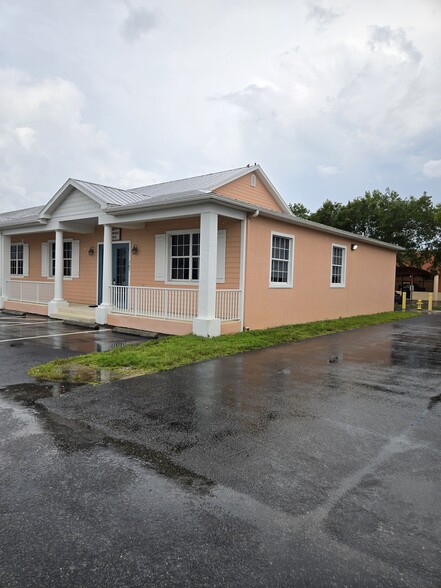 More Photos Of 5473 Lee St, Lehigh Acres Mixed Retail For Lease
