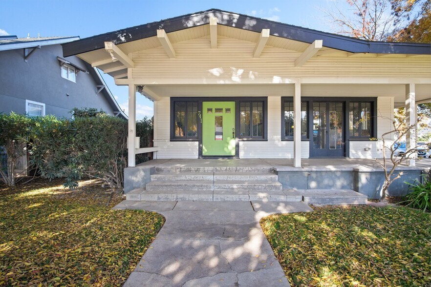 More Photos Of 741 E Main St, Turlock Office Residential For Lease