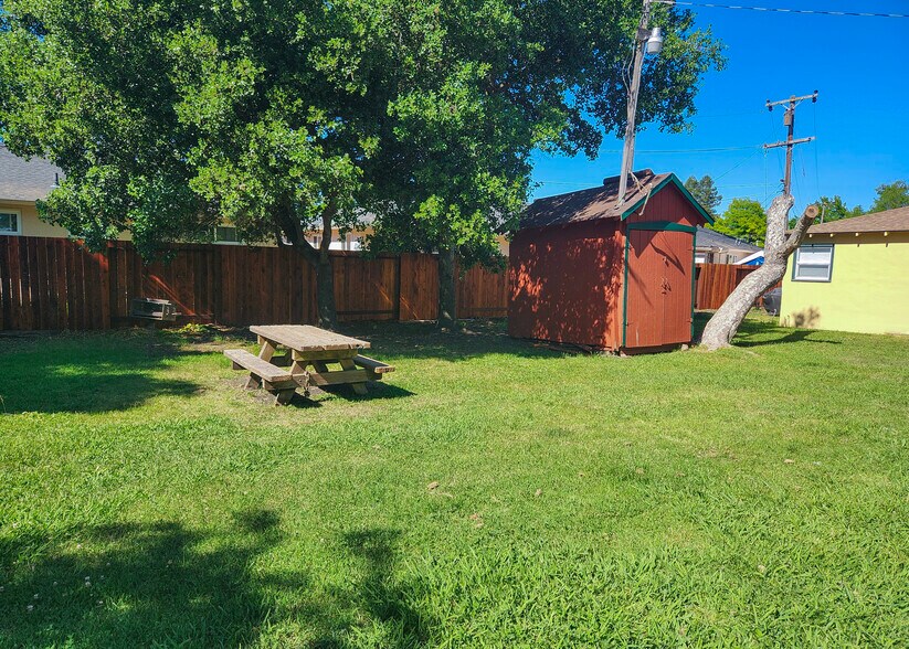 More Photos Of 1855 Petaluma Hill Rd, Santa Rosa Apartments For Sale