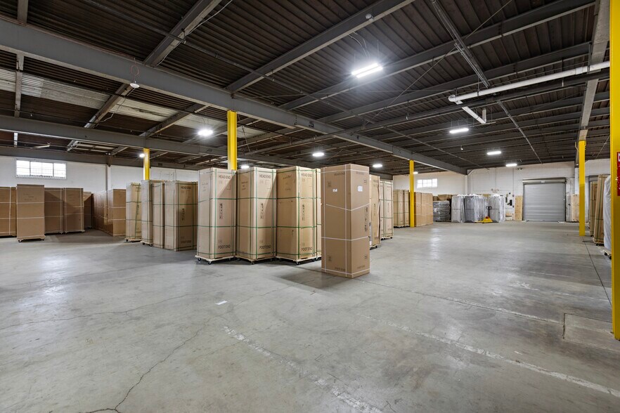 More Photos Of 178 Commerce Rd, Carlstadt Manufacturing For Sale