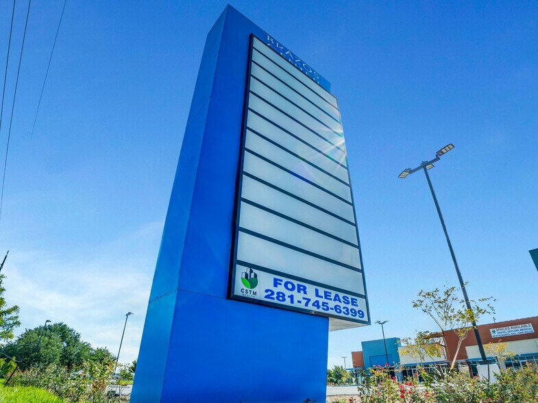 More Photos Of 1821 BF Terry Blvd, Rosenberg Freestanding For Lease