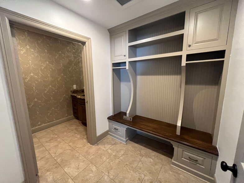 More Photos Of 1715 Northpark Dr, Kingwood Storefront For Lease