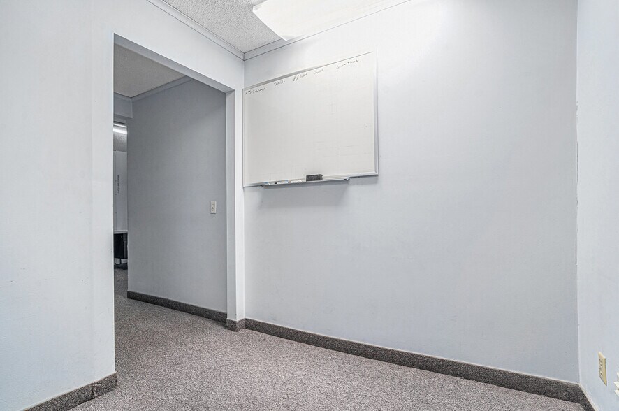 More Photos Of 1707 Miller Rd, Kalamazoo Office Residential For Sale