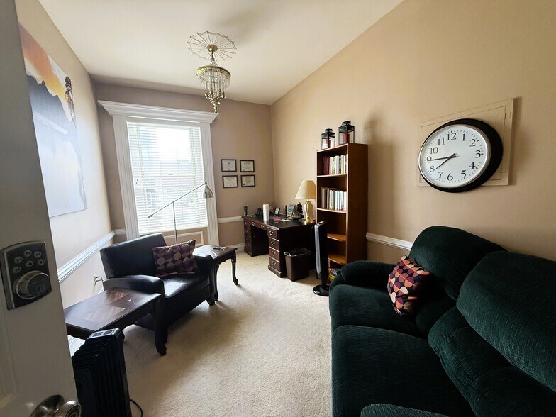 More Photos Of 106 Wellington Pl, Cincinnati Office Residential For Lease