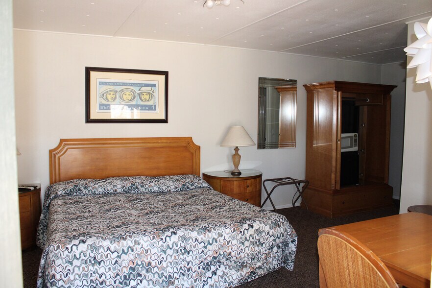 More Photos Of 350 S 1st St, Beatty Hotel For Sale