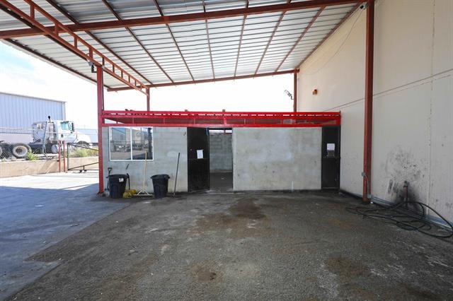 More Photos Of 301 Grand Central Blvd, Laredo Warehouse For Lease