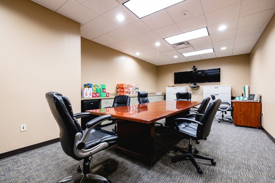 More Photos Of 201 Murphy Dr, Maumelle Research And Development For Sale