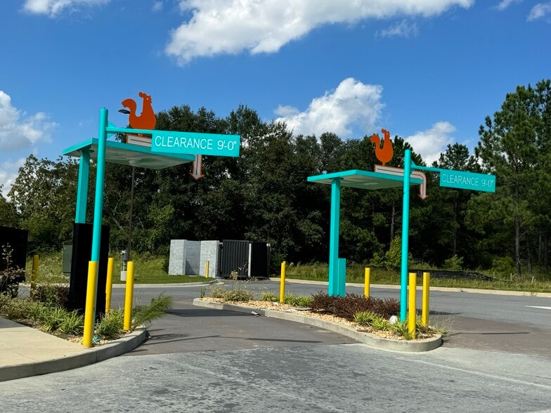 More Photos Of 6110 Oak St, Eastman Restaurant For Sale