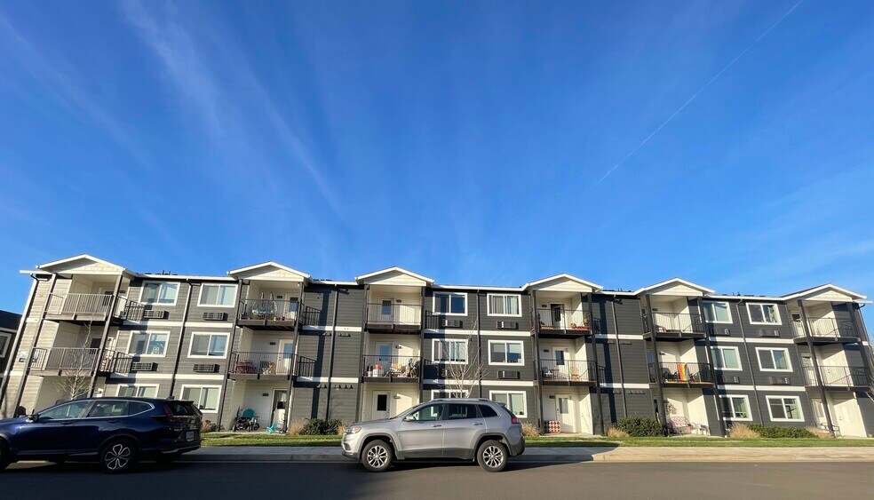 More Photos Of 354 S 8th St, Carlton Multifamily For Sale