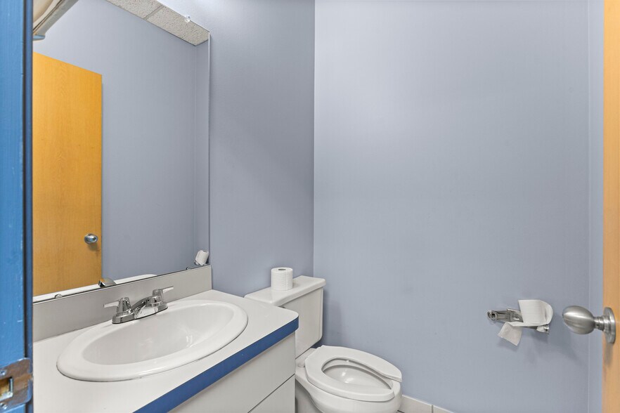 More Photos Of 24825 Michigan Ave, Dearborn Office For Lease