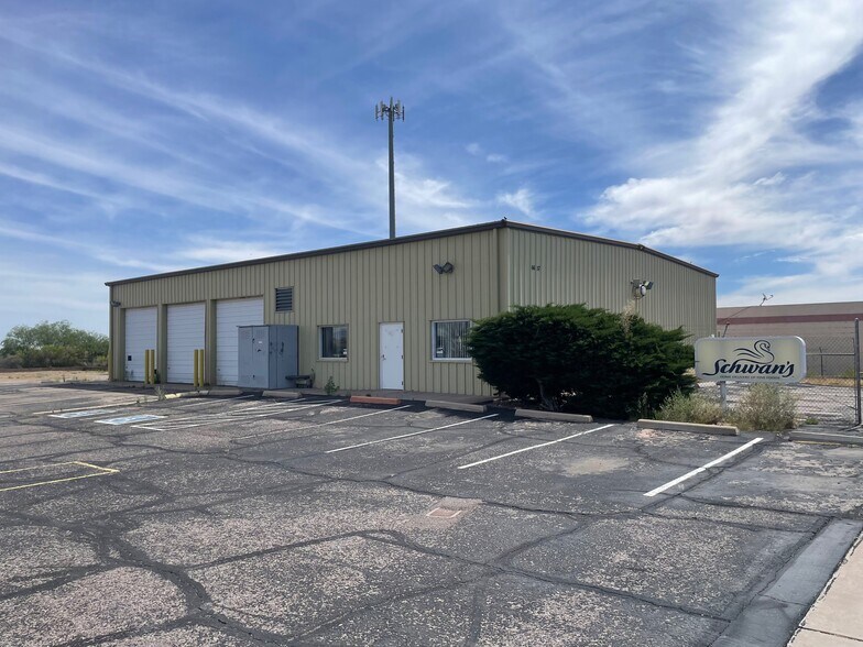 More Photos Of 6657 E Little Michigan Rd, Sierra Vista Distribution For Sale