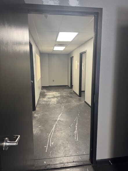 More Photos Of 4104 W South Ave, Tampa Warehouse For Lease