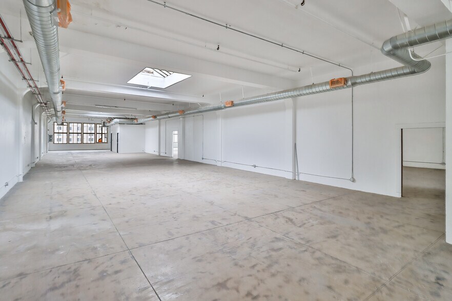 More Photos Of 737 S Broadway, Los Angeles Loft Creative Space For Sale