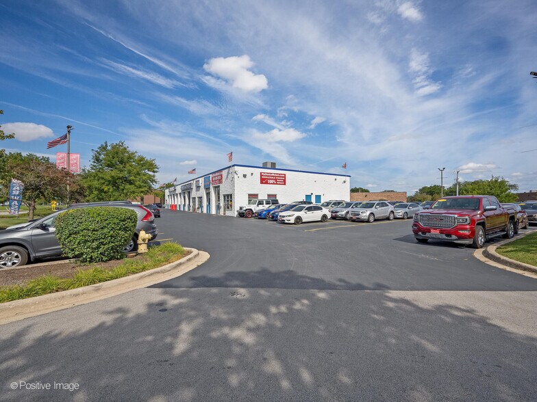 More Photos Of 524-530 W Grand Ave, Elmhurst Auto Repair For Sale