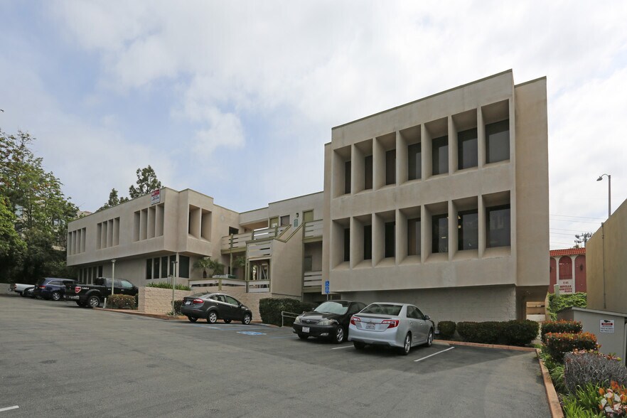 More Photos Of 2181 S El Camino Real, Oceanside Office For Lease