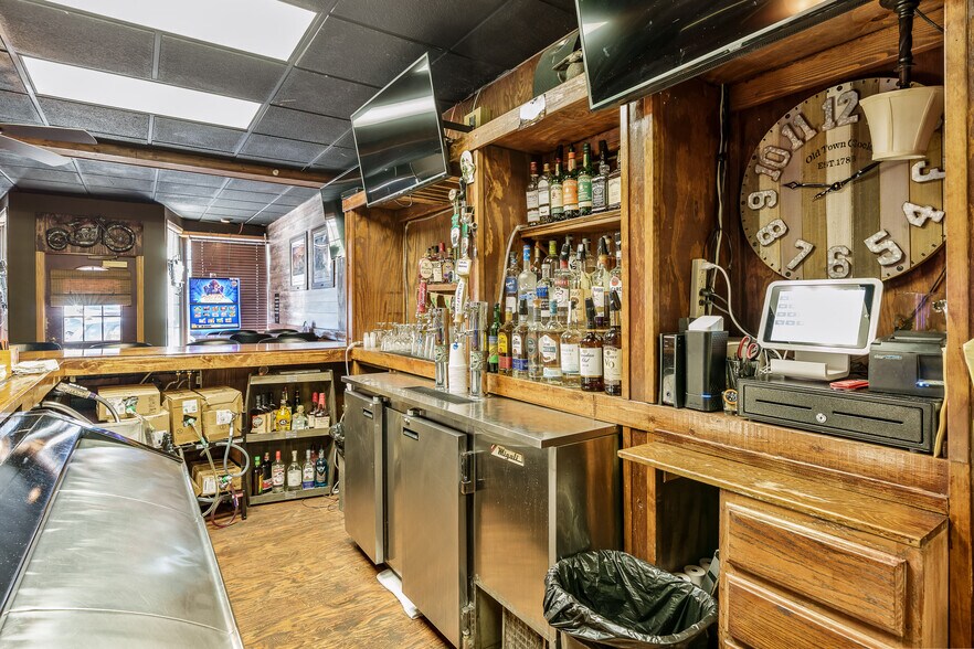 More Photos Of 209 W Main St, Genoa Bar For Sale