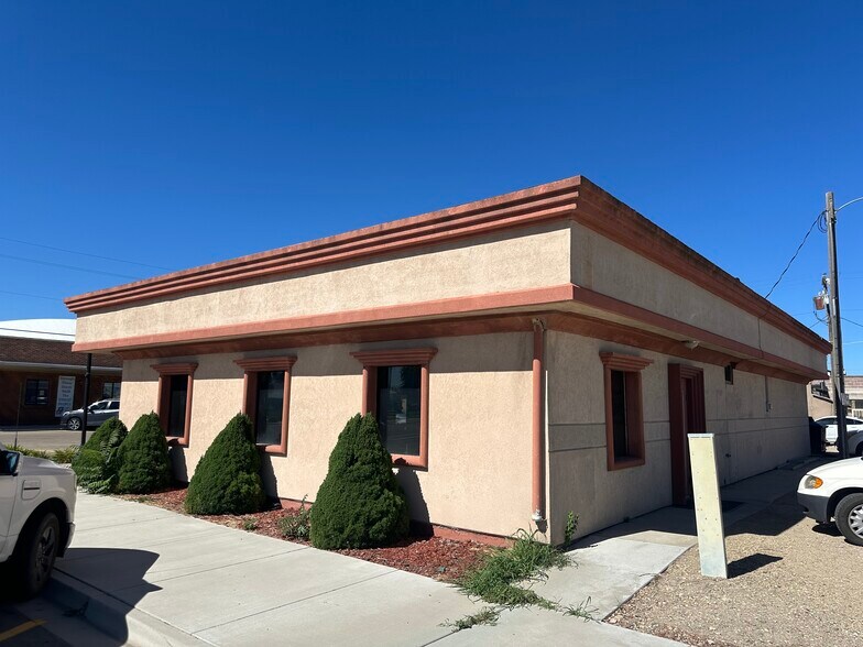 More Photos Of 308 Avenue A, Wilder Restaurant For Sale