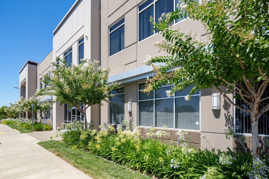 More Photos Of 5828 Lonetree Blvd, Rocklin Coworking Space