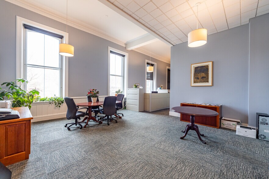 More Photos Of 132 Main St, Brattleboro Apartments For Sale