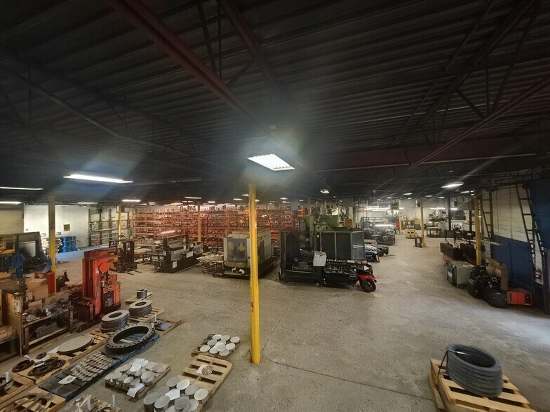 More Photos Of 1019 Adelaide St S, London Warehouse For Sale