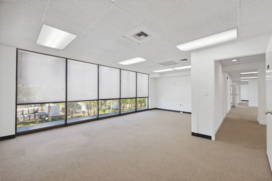 More Photos Of 13825 US Highway 19, Hudson Office For Lease