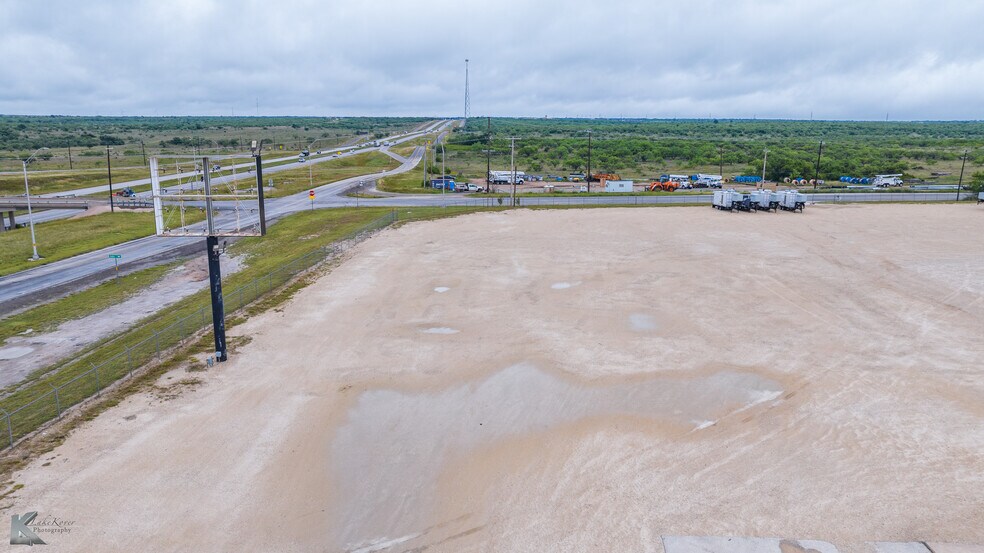 More Photos Of 10027 S Frontage Rd, Clyde Manufacturing For Sale