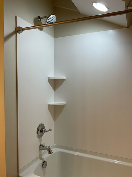 More Photos Of 112 1st St, Perrysville Flex For Lease