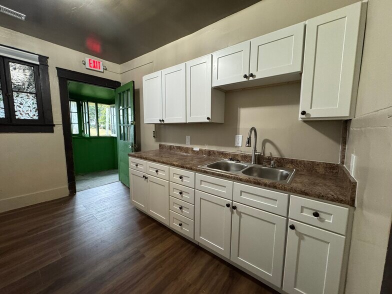 More Photos Of 903 Luttrell St, Knoxville Apartments For Sale