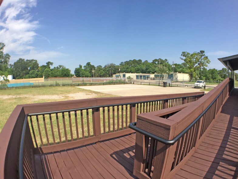 More Photos Of 4439 Pinemont Dr, Houston Land For Lease