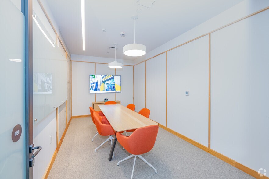 More Photos Of 1525 11th Ave, Seattle Coworking Space