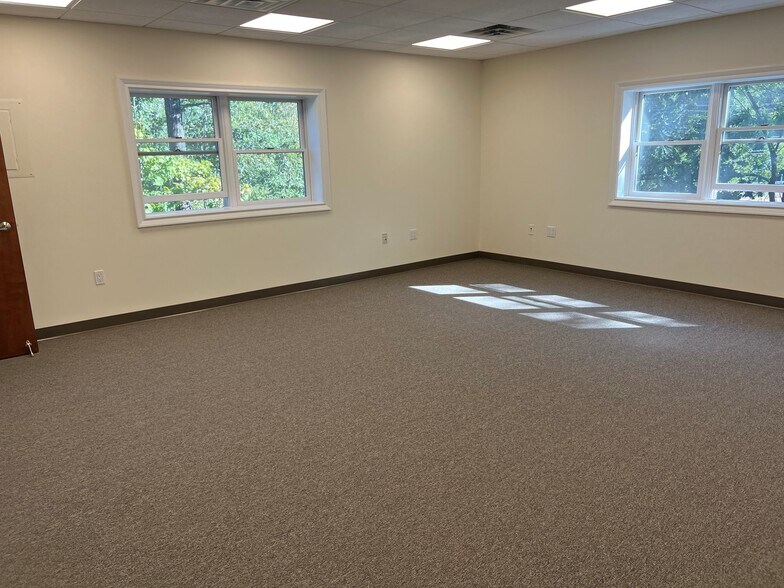 More Photos Of 59 Sunset Dr, Briarcliff Manor Village Office For Lease
