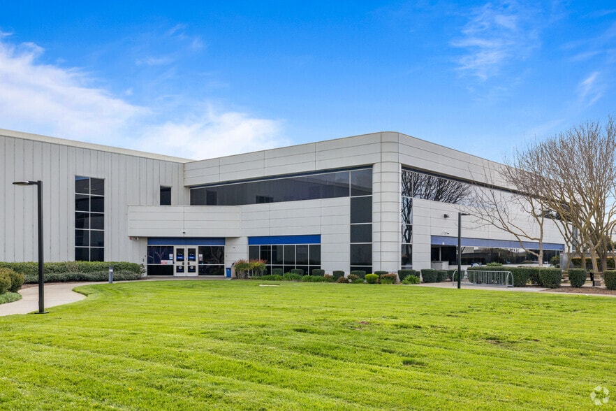 More Photos Of 4040 Nelson Ave, Concord Light Manufacturing For Lease
