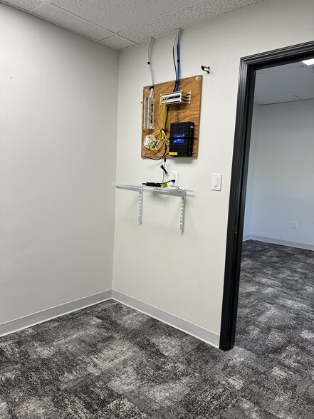 More Photos Of 1320 E 53rd St, Anderson Office For Lease