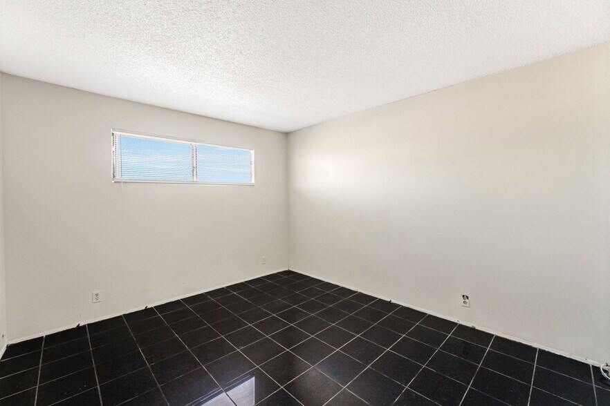More Photos Of 5104 Pebble Beach Blvd, Las Vegas Apartments For Sale